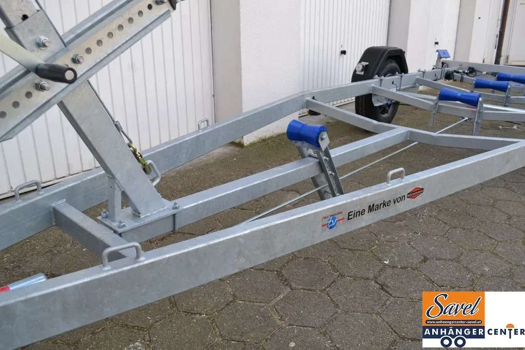 Böckmann BA 1300-R Bootstrailer mit Rollen – Bild 3