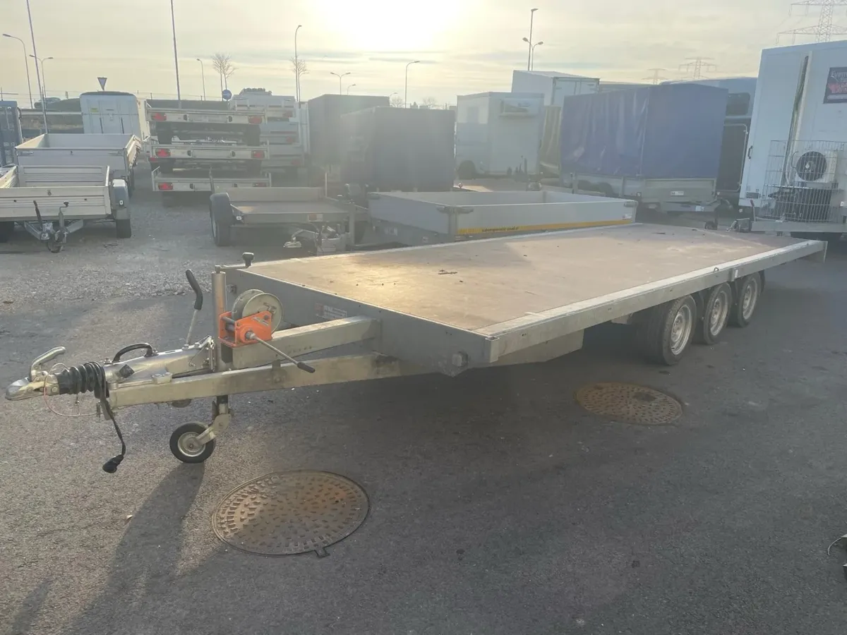 Multitransporter 6 m Tridem mit Auffahrschienen und Seilwinde – Bild 2
