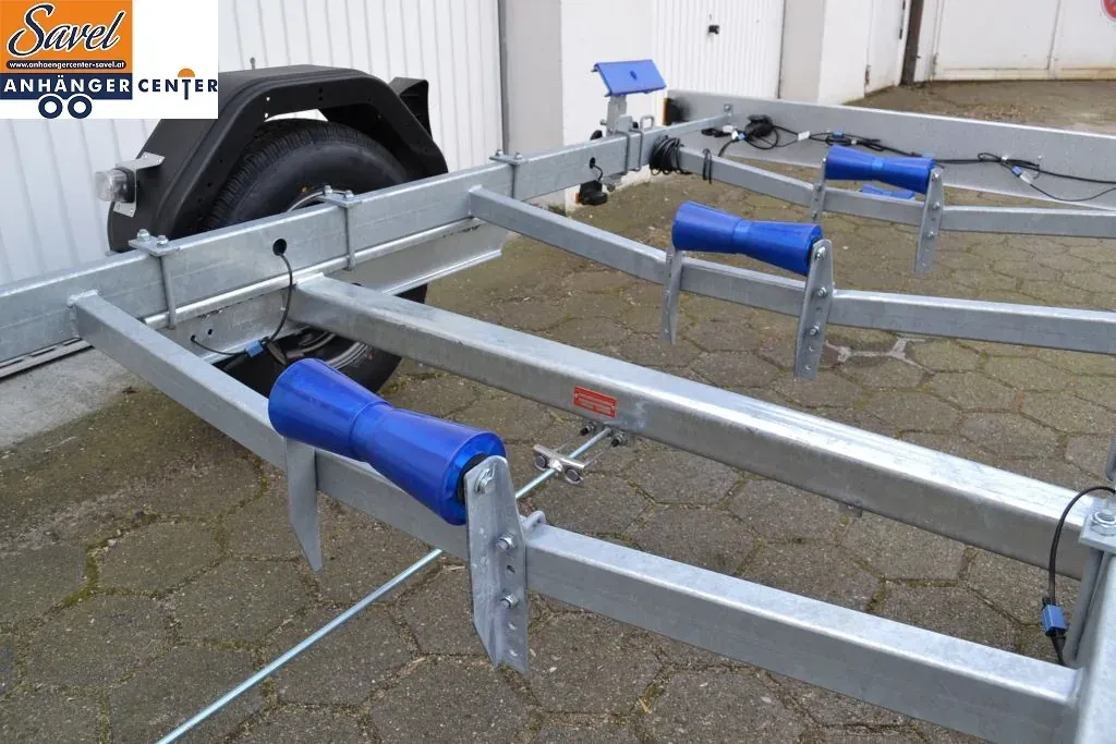 Böckmann BA 1300-R Bootstrailer mit Rollen – Bild 4