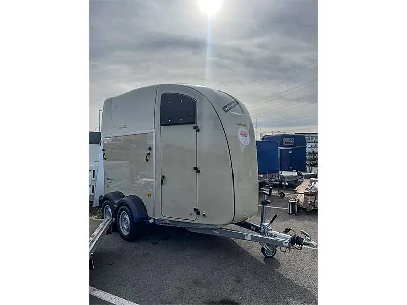 Humbaur Pegasus Style 2400 Pferdeanhänger