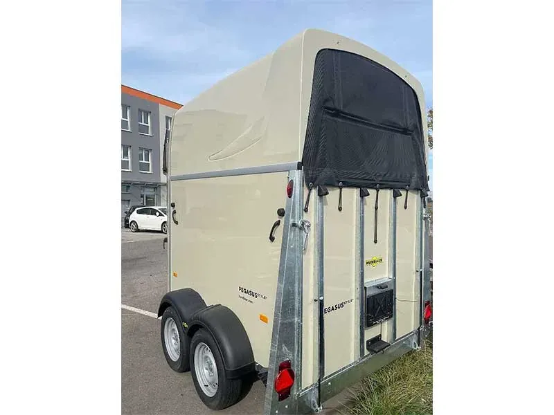 Humbaur Pegasus Style 2400 Pferdeanhänger – Bild 3