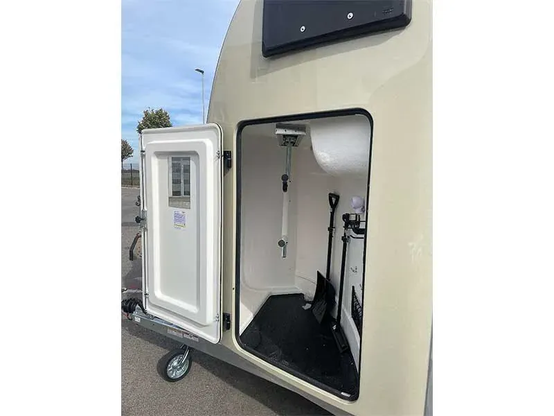 Humbaur Pegasus Style 2400 Pferdeanhänger – Bild 2