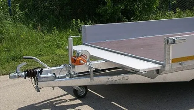 Eduard 4020 GD Hochlader 406 × 200 cm, 3.000 kg, Auffahrschienen und Winde – Bild 3